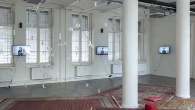 The Languages of (Post-)Coloniality