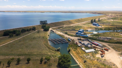 Премьер проверил ход реконструкции Тасоткельского водохранилища