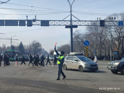 На усиленный вариант несения службы переведена полиция Алматы