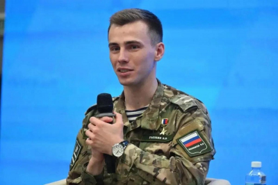 &laquo;Благодаря труду женщин на фронте и в тылу наша армия приближается к Победе&raquo;: Герой России Владислав Головин встретился с женским сообществом Оренбуржья