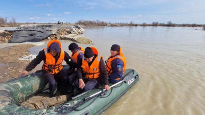 Эвакуацию жителей села в Атырауской области показали в МЧС