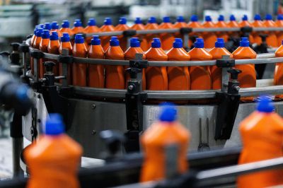 В Нэфис Косметикс внедрено новое оборудование для выдува полимерной тары