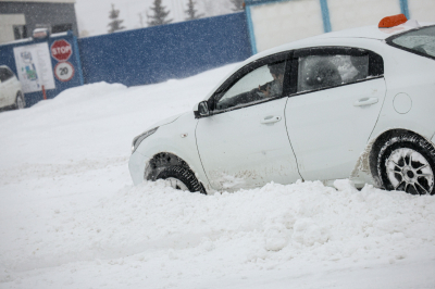 Автоэксперт о&nbsp;высоких ценах на&nbsp;такси в&nbsp;непогоду: &laquo;Если гайки закрутить, то&nbsp;таксисты не&nbsp;будут выходить на&nbsp;работу&raquo;