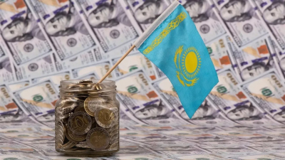 Тенге продолжает рост на фоне осторожной динамики сырьевых рынков