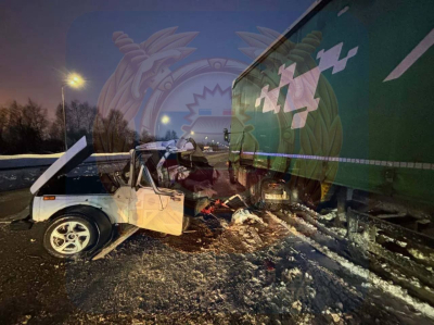 Смертельное ДТП на М-7: грузовик въехал в &laquo;Ниву&raquo;