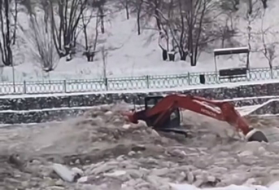 Локальный паводок произошел на реке Есентай в Алматы