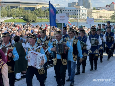 &laquo;Без &ndash; гармунлы халык&raquo;: Республика көнендә меңгә якын гармунчы Казан урамнарыннан узды