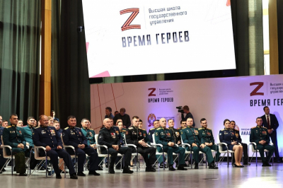 Участники программы &laquo;Время героев&raquo; провели патриотические встречи со школьниками