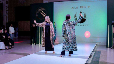 В Семее проходит международный показ мод «Дух Абая»