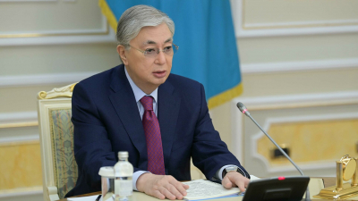 Казахстан начал переброску войск к границе