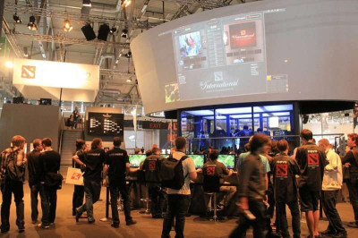 Команда Team Falcons выиграла турнир по Dota 2
