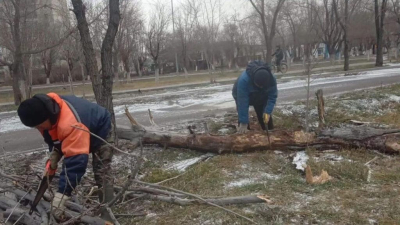 Ураганный ветер обрушился на Карагандинскую область. В регионе объявят режим ЧС