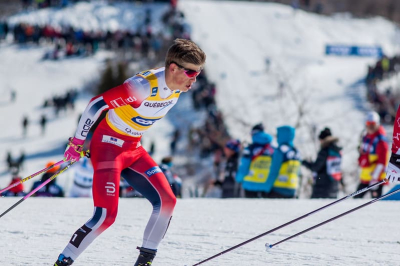 Коростелев удивился тому, что норвежцы не меняли лыжи на протяжении масс-старта