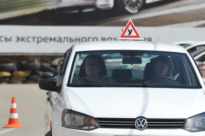 С 1 марта россияне смогут учиться в автошколах дистанционно