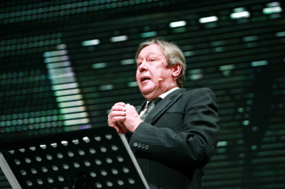 Билеты за 93 тысячи: о чем новый спектакль с Ефремовым, тайны закулисья