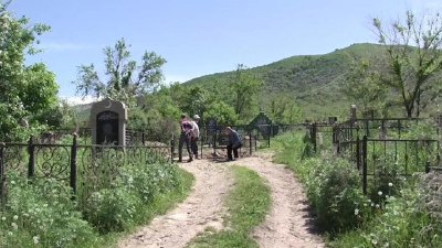 На нехватку мест на кладбищах пожаловались жители Алматинской области (видео)