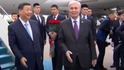 Глава Китая прибыл в Казахстан с госвизитом
