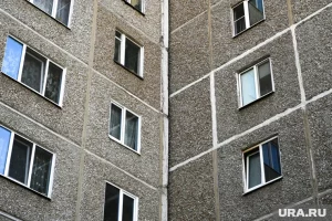 В Перми выпала из окна и погибла четырехлетняя девочка