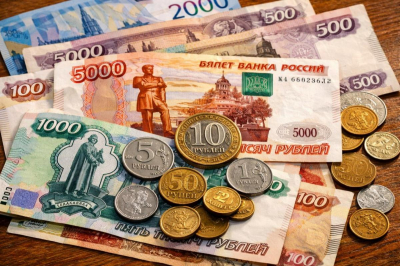 Более трети россиян хранят сбережения на накопительных счетах и вкладах