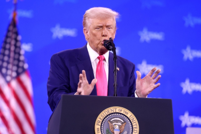 Трамп ударил по Ирану и заявил, что перемирие продолжается