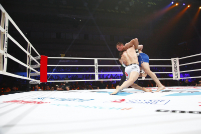 Боец UFC Хокит пообещал бросить защиту для паха в Трампа