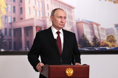 Путин провел рабочее совещание на командном пункте в зоне СВО: противник отступает с большими потерями