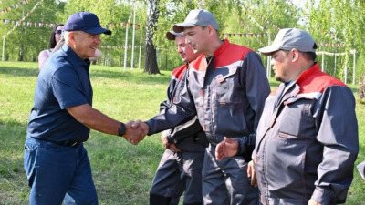 Рустам Минниханов возложил цветы к памятнику воинам, павшим в годы Великой Отечественной войны 08/05/2026 – Новости