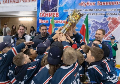 Рөстәм Миңнеханов Татарстан хоккей легендаларының Баулыга килүе турында әйтте