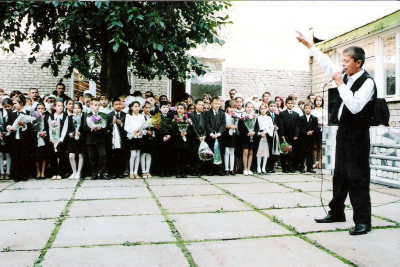 «Хулиган с последней парты»: Элвин Грей поделился своими школьными фотографиями