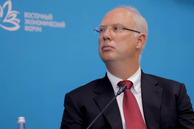 «Феодализм по-европейски»: Дмитриев высмеял кондиционер для фон дер Ляйен — «слугам с нижних этажей» прохлада не положена