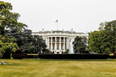 Левитт: Трамп привержен дипломатическому подходу к разрешению разногласий с Ираном, но допускает и военный сценарий