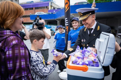 Пять тысяч порций мороженого раздала FESCO в день рождения Владивостока