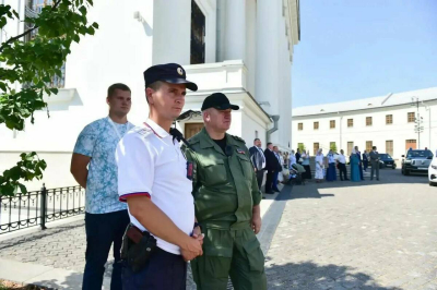 Полицейские обеспечивали безопасность во время крестного хода в Казани
