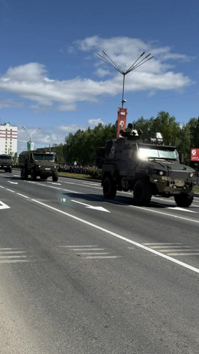 Военную технику представили на параде Победы в Челнах
