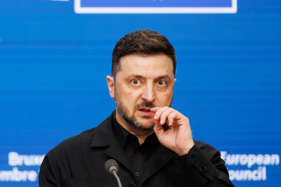 «Обрек страну на погибель»: в Киеве раскритиковали Зеленского за поездки